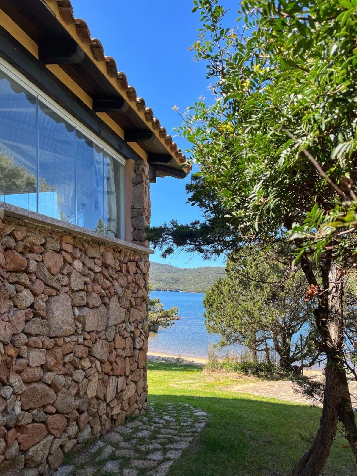 House On The Beach - Porto Rotondo Buitenkant foto