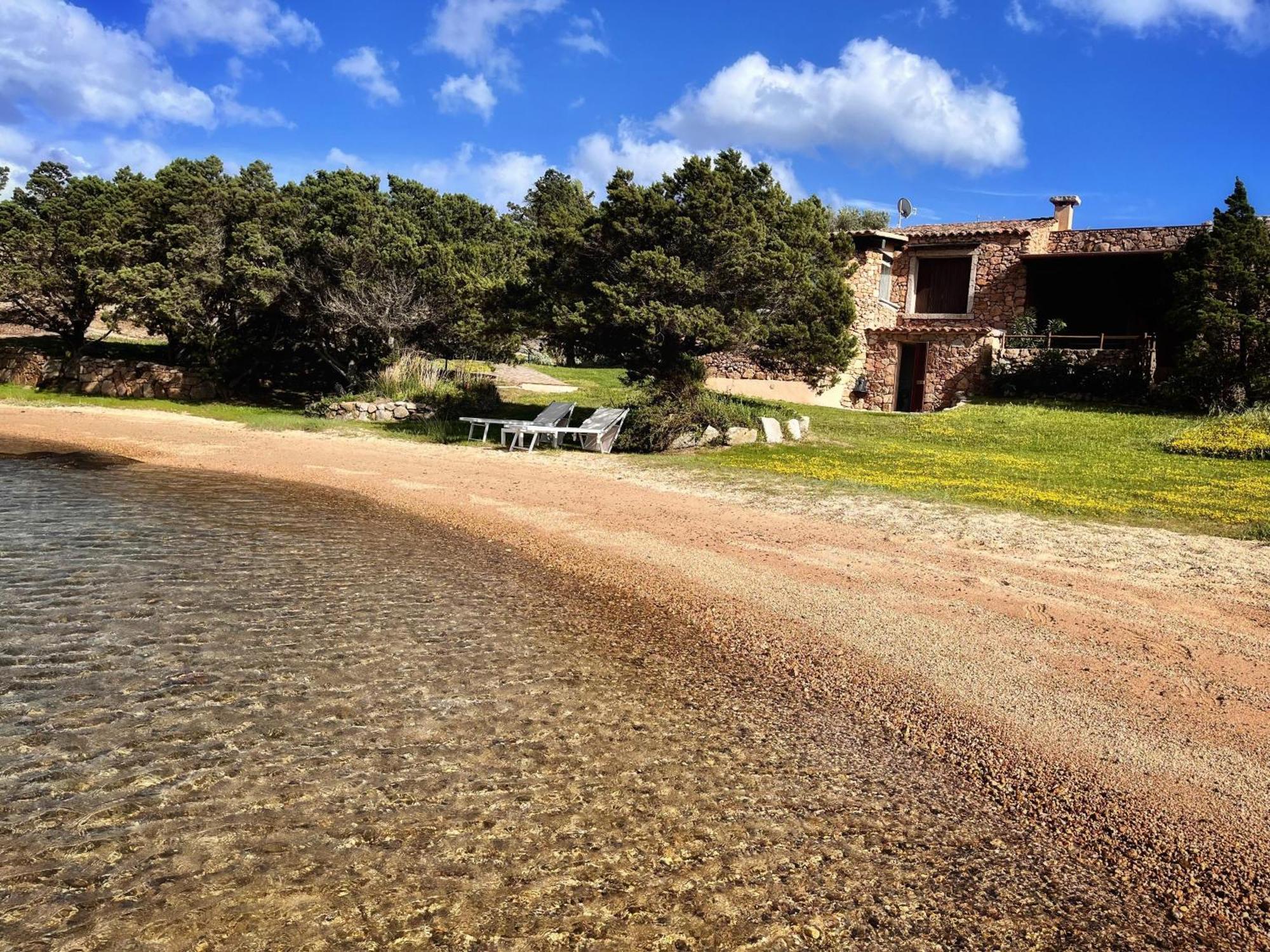 House On The Beach - Porto Rotondo Buitenkant foto