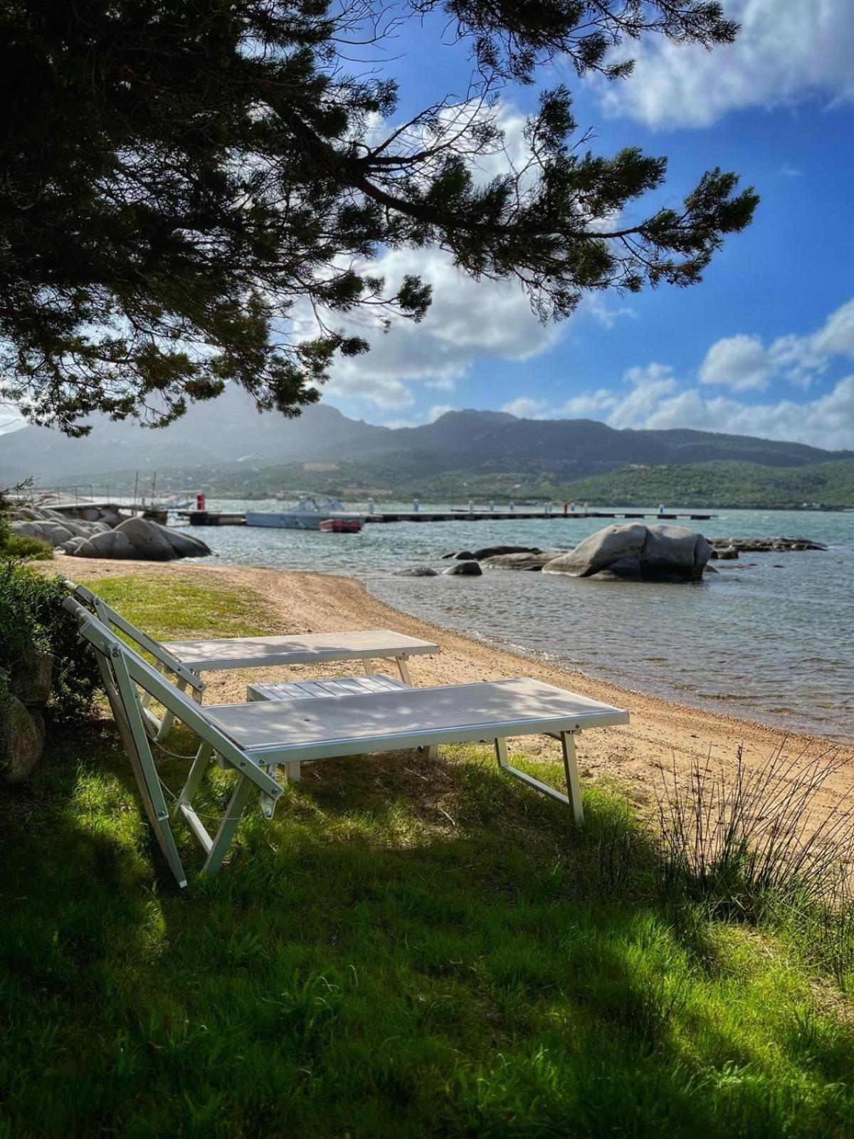 House On The Beach - Porto Rotondo Buitenkant foto